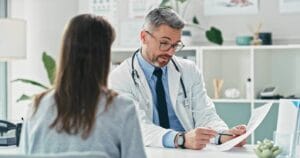 médico atendendo